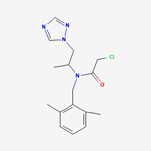 molecular formula C16H21ClN4O B2855617 2-Chloro-N-[(2,6-dimethylphenyl)methyl]-N-[1-(1,2,4-triazol-1-yl)propan-2-yl]acetamide CAS No. 2418667-59-9