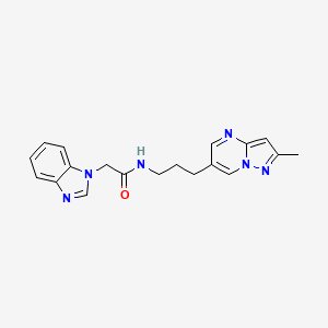 molecular formula C19H20N6O B2855773 2-(1H-benzo[d]imidazol-1-yl)-N-(3-(2-methylpyrazolo[1,5-a]pyrimidin-6-yl)propyl)acetamide CAS No. 1798032-85-5