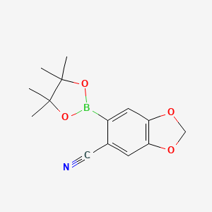 molecular formula C14H16BNO4 B2855841 6-(4,4,5,5-Tetramethyl-1,3,2-dioxaborolan-2-yl)-1,3-benzodioxole-5-carbonitrile CAS No. 1627614-44-1