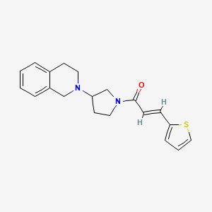 molecular formula C20H22N2OS B2856496 (E)-1-(3-(3,4-dihydroisoquinolin-2(1H)-yl)pyrrolidin-1-yl)-3-(thiophen-2-yl)prop-2-en-1-one CAS No. 2035022-79-6