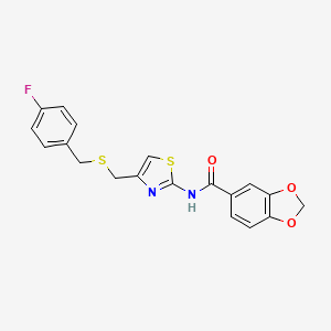 molecular formula C19H15FN2O3S2 B2856659 N-(4-(((4-氟苄基)硫代)甲基)噻唑-2-基)苯并[d][1,3]二氧杂环-5-甲酰胺 CAS No. 942009-75-8