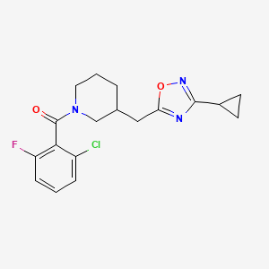 (2-Chloro-6-fluorophenyl)(3-((3-cyclopropyl-1,2,4-oxadiazol-5-yl)methyl)piperidin-1-yl)methanone