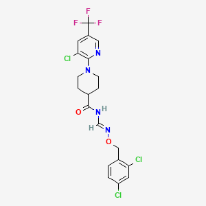 molecular formula C20H18Cl3F3N4O2 B2858363 1-[3-氯-5-(三氟甲基)-2-吡啶基]-N-({[(2,4-二氯苄基)氧代]亚氨基}甲基)-4-哌啶甲酰胺 CAS No. 338780-74-8