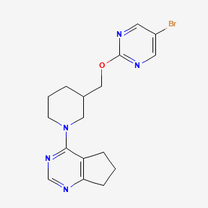 molecular formula C17H20BrN5O B2862346 4-[3-[(5-Bromopyrimidin-2-yl)oxymethyl]piperidin-1-yl]-6,7-dihydro-5H-cyclopenta[d]pyrimidine CAS No. 2380043-97-8