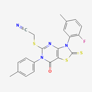 molecular formula C21H15FN4OS3 B2864082 2-[[3-(2-Fluoro-5-methylphenyl)-6-(4-methylphenyl)-7-oxo-2-sulfanylidene-[1,3]thiazolo[4,5-d]pyrimidin-5-yl]sulfanyl]acetonitrile CAS No. 422306-02-3