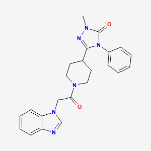molecular formula C23H24N6O2 B2864192 3-(1-(2-(1H-苯并[d]咪唑-1-基)乙酰)哌啶-4-基)-1-甲基-4-苯基-1H-1,2,4-三唑-5(4H)-酮 CAS No. 1421481-82-4