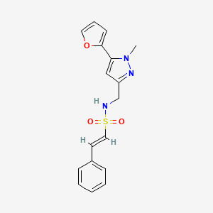 molecular formula C17H17N3O3S B2866671 (E)-N-((5-(呋喃-2-基)-1-甲基-1H-吡唑-3-基)甲基)-2-苯乙烯磺酰胺 CAS No. 1421586-38-0