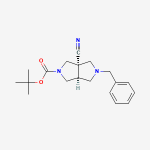 molecular formula C19H25N3O2 B2867023 叔丁基 (3aS,6aS)-2-苄基-3a-氰基-3,4,6,6a-四氢-1H-吡咯并[3,4-c]吡咯-5-甲酸盐 CAS No. 2460739-46-0