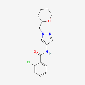 molecular formula C16H18ClN3O2 B2867235 2-氯-N-(1-((四氢-2H-吡喃-2-基)甲基)-1H-吡唑-4-基)苯甲酰胺 CAS No. 2034321-11-2