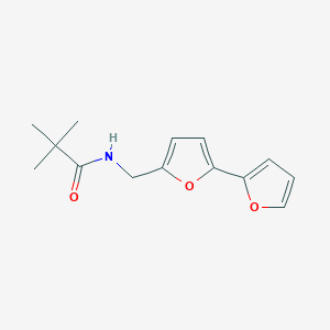 molecular formula C14H17NO3 B2867681 N-([2,2'-联呋喃]-5-基甲基)叔丁酰胺 CAS No. 2034489-90-0