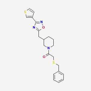 molecular formula C21H23N3O2S2 B2867994 2-(苄硫基)-1-(3-((3-(噻吩-3-基)-1,2,4-恶二唑-5-基)甲基)哌啶-1-基)乙酮 CAS No. 1795304-43-6