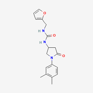 molecular formula C18H21N3O3 B2868315 1-(1-(3,4-Dimethylphenyl)-5-oxopyrrolidin-3-yl)-3-(furan-2-ylmethyl)urea CAS No. 891093-04-2