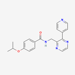 molecular formula C20H20N4O2 B2868997 4-(丙-2-氧基)-N-{[3-(吡啶-4-基)吡嗪-2-基]甲基}苯甲酰胺 CAS No. 2034430-79-8