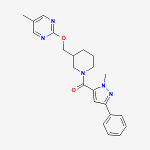 molecular formula C22H25N5O2 B2869075 (2-Methyl-5-phenylpyrazol-3-yl)-[3-[(5-methylpyrimidin-2-yl)oxymethyl]piperidin-1-yl]methanone CAS No. 2380061-22-1
