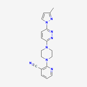 molecular formula C18H18N8 B2869532 2-[4-[6-(3-Methylpyrazol-1-yl)pyridazin-3-yl]piperazin-1-yl]pyridine-3-carbonitrile CAS No. 2415517-21-2