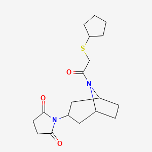molecular formula C18H26N2O3S B2869845 1-((1R,5S)-8-(2-(环戊基硫基)乙酰)-8-氮杂双环[3.2.1]辛-3-基)吡咯烷-2,5-二酮 CAS No. 2058740-13-7