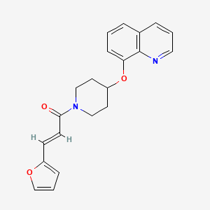 (E)-3-(furan-2-yl)-1-(4-(quinolin-8-yloxy)piperidin-1-yl)prop-2-en-1-one