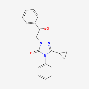 molecular formula C19H17N3O2 B2870995 3-cyclopropyl-1-(2-oxo-2-phenylethyl)-4-phenyl-1H-1,2,4-triazol-5(4H)-one CAS No. 1396882-67-9