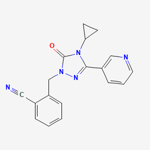molecular formula C18H15N5O B2871555 2-((4-cyclopropyl-5-oxo-3-(pyridin-3-yl)-4,5-dihydro-1H-1,2,4-triazol-1-yl)methyl)benzonitrile CAS No. 1797260-89-9