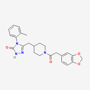molecular formula C24H26N4O4 B2872472 3-((1-(2-(苯并[d][1,3]二氧杂环-5-基)乙酰)哌啶-4-基)甲基)-4-(邻甲苯基)-1H-1,2,4-三唑-5(4H)-酮 CAS No. 2034233-25-3