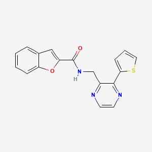 molecular formula C18H13N3O2S B2872593 N-((3-(thiophen-2-yl)pyrazin-2-yl)methyl)benzofuran-2-carboxamide CAS No. 2034495-01-5
