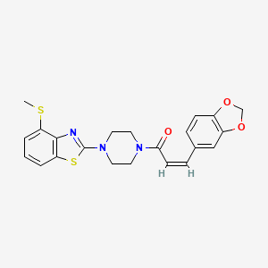(Z)-3-(benzo[d][1,3]dioxol-5-yl)-1-(4-(4-(methylthio)benzo[d]thiazol-2-yl)piperazin-1-yl)prop-2-en-1-one