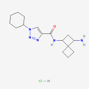 molecular formula C16H26ClN5O B2875528 N-(1-氨基螺[3.3]庚烷-3-基)-1-环己基三唑-4-甲酰胺；盐酸盐 CAS No. 2418648-12-9