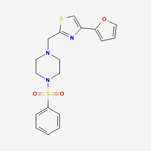 molecular formula C18H19N3O3S2 B2875653 4-(Furan-2-yl)-2-((4-(phenylsulfonyl)piperazin-1-yl)methyl)thiazole CAS No. 1170804-19-9