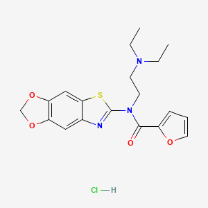 molecular formula C19H22ClN3O4S B2876582 N-([1,3]二氧杂[4',5':4,5]苯并[1,2-d]噻唑-6-基)-N-(2-(二乙氨基)乙基)呋喃-2-甲酰胺盐酸盐 CAS No. 1217049-05-2