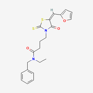 molecular formula C21H22N2O3S2 B2877606 (E)-N-苄基-N-乙基-4-(5-(呋喃-2-基亚甲基)-4-氧代-2-硫代噻唑烷-3-基)丁酰胺 CAS No. 682764-66-5
