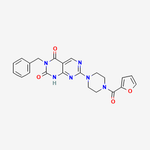 molecular formula C22H20N6O4 B2878381 3-苄基-7-(4-(呋喃-2-羰基)哌嗪-1-基)嘧啶并[4,5-d]嘧啶-2,4(1H,3H)-二酮 CAS No. 1396876-19-9