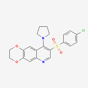 molecular formula C21H19ClN2O4S B2879037 1-[8-(4-chlorobenzenesulfonyl)-2H,3H-[1,4]dioxino[2,3-g]quinolin-9-yl]pyrrolidine CAS No. 872206-99-0