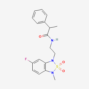 molecular formula C18H20FN3O3S B2880284 N-(2-(6-fluoro-3-methyl-2,2-dioxidobenzo[c][1,2,5]thiadiazol-1(3H)-yl)ethyl)-2-phenylpropanamide CAS No. 2034335-81-2