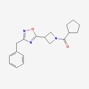 (3-(3-Benzyl-1,2,4-oxadiazol-5-yl)azetidin-1-yl)(cyclopentyl)methanone