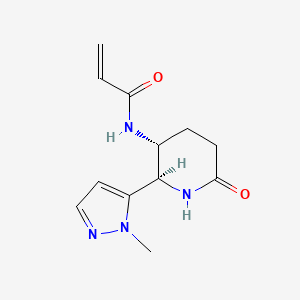 molecular formula C12H16N4O2 B2881906 N-[(2R,3R)-2-(2-Methylpyrazol-3-yl)-6-oxopiperidin-3-yl]prop-2-enamide CAS No. 2411181-29-6