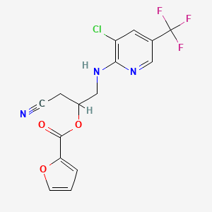 molecular formula C15H11ClF3N3O3 B2881921 2-{[3-氯-5-(三氟甲基)-2-吡啶基]氨基}-1-(氰基甲基)乙基 2-呋喃酸酯 CAS No. 339016-45-4