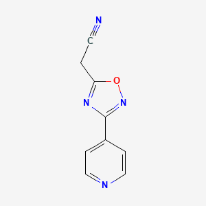 molecular formula C9H6N4O B2882661 (3-Pyridin-4-yl-1,2,4-oxadiazol-5-yl)acetonitrile CAS No. 1239789-20-8