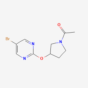 1-{3-[(5-Bromopyrimidin-2-yl)oxy]pyrrolidin-1-yl}ethan-1-one