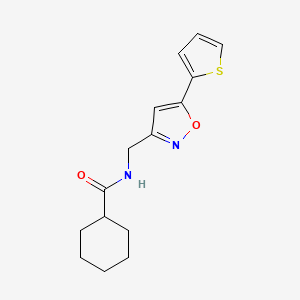 molecular formula C15H18N2O2S B2886995 N-((5-(thiophen-2-yl)isoxazol-3-yl)methyl)cyclohexanecarboxamide CAS No. 953188-09-5
