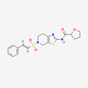 B2888183 (E)-N-(5-(styrylsulfonyl)-4,5,6,7-tetrahydrothiazolo[5,4-c]pyridin-2-yl)tetrahydrofuran-2-carboxamide CAS No. 1396890-19-9