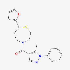 molecular formula C20H21N3O2S B2888568 (7-(furan-2-yl)-1,4-thiazepan-4-yl)(5-methyl-1-phenyl-1H-pyrazol-4-yl)methanone CAS No. 1795482-97-1
