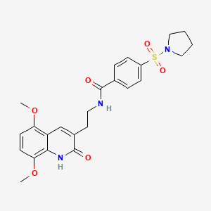 molecular formula C24H27N3O6S B2889321 N-(2-(5,8-二甲氧基-2-氧代-1,2-二氢喹啉-3-基)乙基)-4-(吡咯烷-1-基磺酰基)苯甲酰胺 CAS No. 851404-25-6