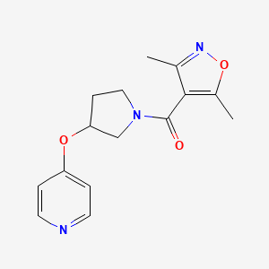 molecular formula C15H17N3O3 B2890100 (3,5-Dimethylisoxazol-4-yl)(3-(pyridin-4-yloxy)pyrrolidin-1-yl)methanone CAS No. 1949199-24-9