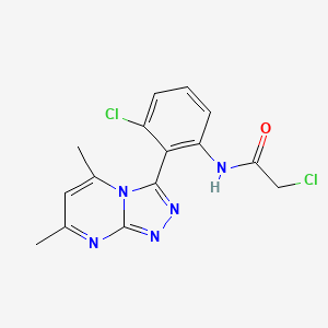 molecular formula C15H13Cl2N5O B2890261 2-Chloro-N-[3-chloro-2-(5,7-dimethyl-[1,2,4]triazolo[4,3-a]pyrimidin-3-yl)phenyl]acetamide CAS No. 2411313-28-3