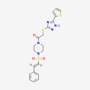 1-[4-[(E)-2-Phenylethenyl]sulfonylpiperazin-1-yl]-2-[(5-thiophen-2-yl-1H-1,2,4-triazol-3-yl)sulfanyl]ethanone