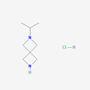 molecular formula C8H17ClN2 B2892718 2-丙-2-基-2,6-二氮杂螺[3.3]庚烷；盐酸盐 CAS No. 2580242-11-9