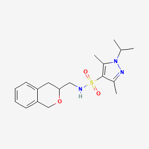molecular formula C18H25N3O3S B2893114 N-(isochroman-3-ylmethyl)-1-isopropyl-3,5-dimethyl-1H-pyrazole-4-sulfonamide CAS No. 2034439-40-0