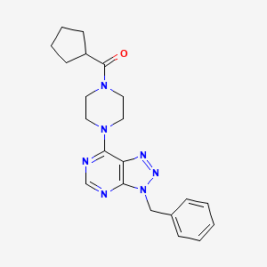 molecular formula C21H25N7O B2893937 (4-(3-苄基-3H-[1,2,3]三唑并[4,5-d]嘧啶-7-基)哌嗪-1-基)(环戊基)甲酮 CAS No. 920186-21-6