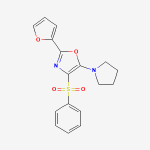molecular formula C17H16N2O4S B2896769 2-(2-呋喃基)-4-(苯磺酰基)-5-吡咯烷基-1,3-恶唑 CAS No. 862793-12-2