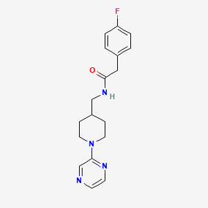 molecular formula C18H21FN4O B2897848 2-(4-氟苯基)-N-((1-(吡嗪-2-基)哌啶-4-基)甲基)乙酰胺 CAS No. 1396760-64-7